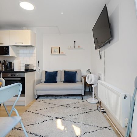 ロンドンModern Flat & Balcony In Historic West Kensingtonアパートメント エクステリア 写真